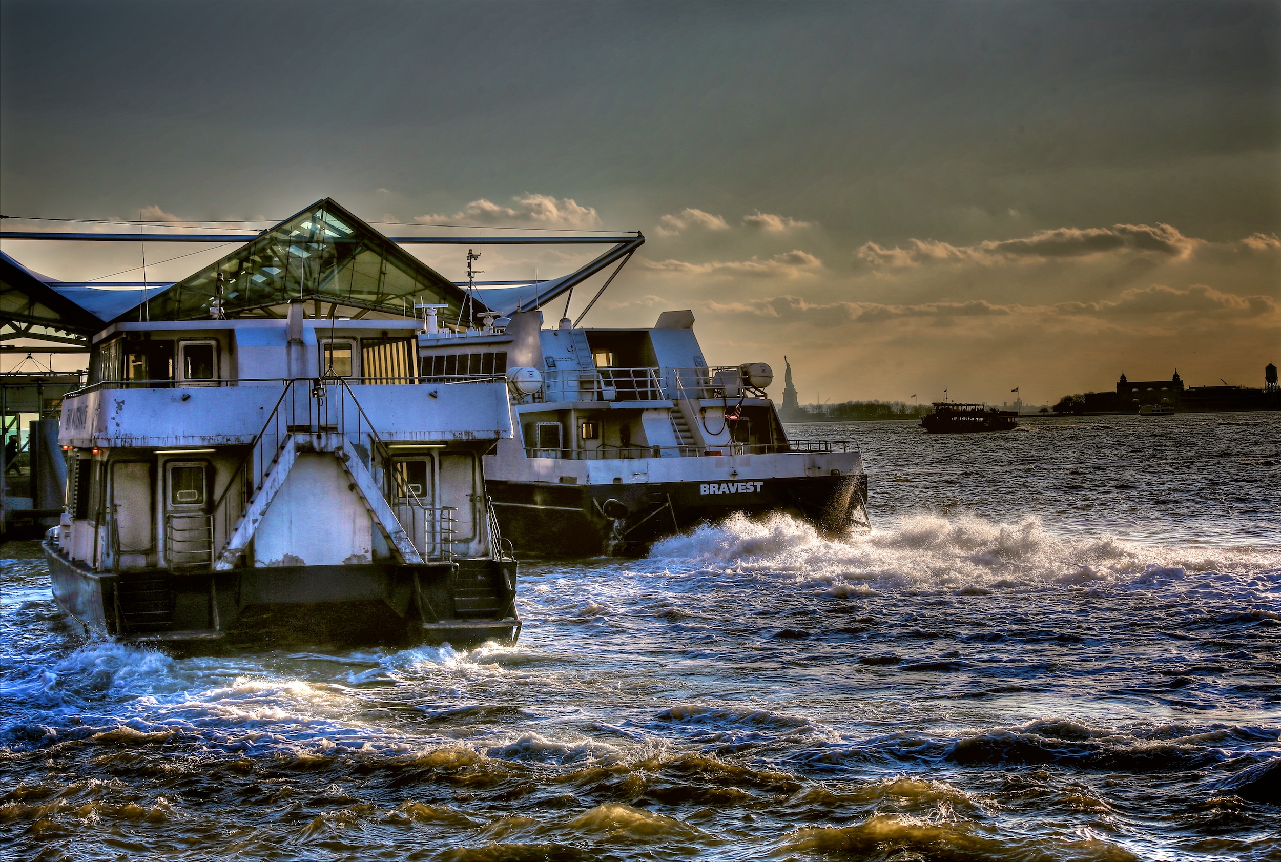 Die hupenden Fähren von New York City